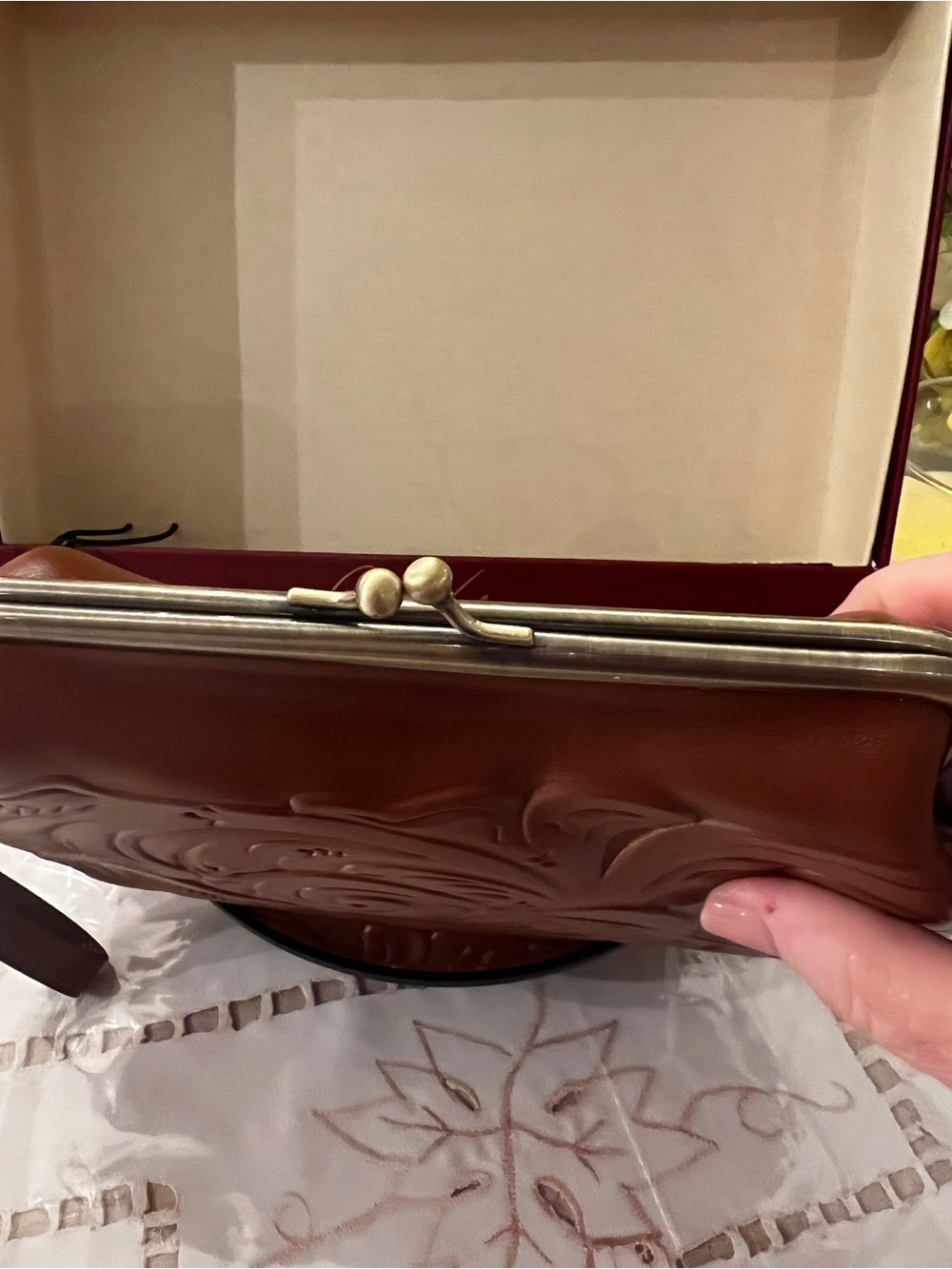 Patricia Nash NIB $89 MSRP Savena Florence Tooled Leather Wristlet - Picture 3 of 5